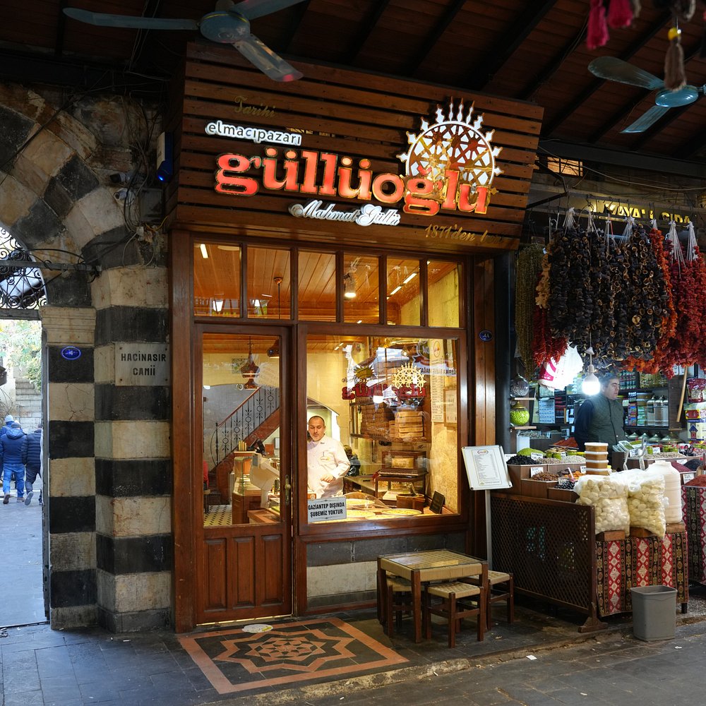 Elmacıpazarı Güllüoğlu