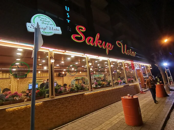 Sakıp Usta Restoran   Adres: Alleben Mah. Kemal Köker Cad. Nevbahar Apt. No:55/A Telefon: 0(342)220 18 19 e-posta: info@sakipusta.com